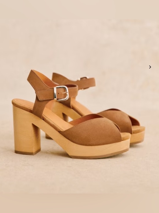 Sezane Shoes - Sezane Fausta Clogs Beige - Size 8